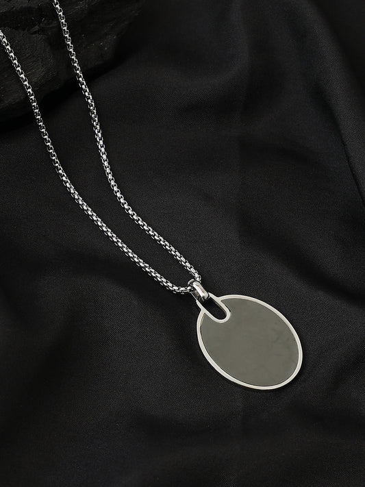 The Circular-Plate Pendant Necklace