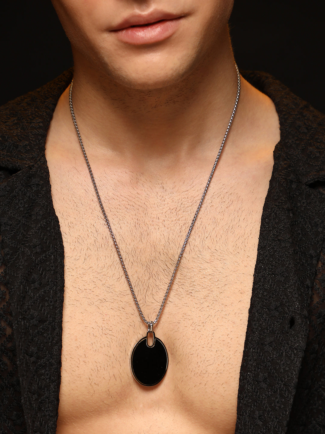 The Circular-Plate Pendant Necklace