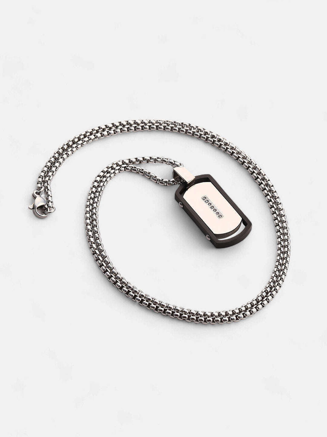 The Embellish-Lined Plate Pendant Necklace