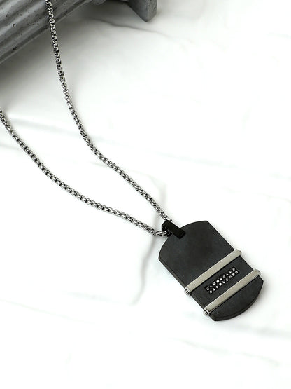 The Lined Plate Pendant Necklace