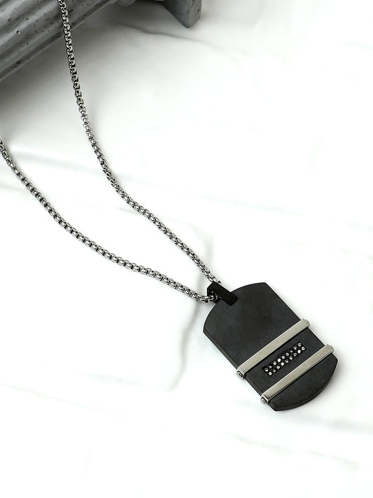 The Lined Plate Pendant Necklace