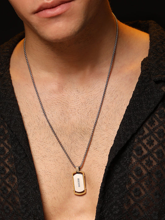 The Embellish-Lined Plate Pendant Necklace