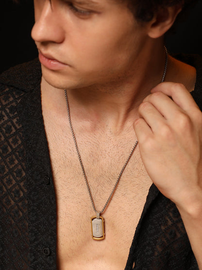 The Embellish-Lined Plate Pendant Necklace