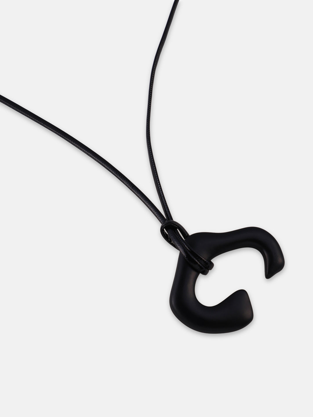 The Dallas Pendant Necklace Onyx Black