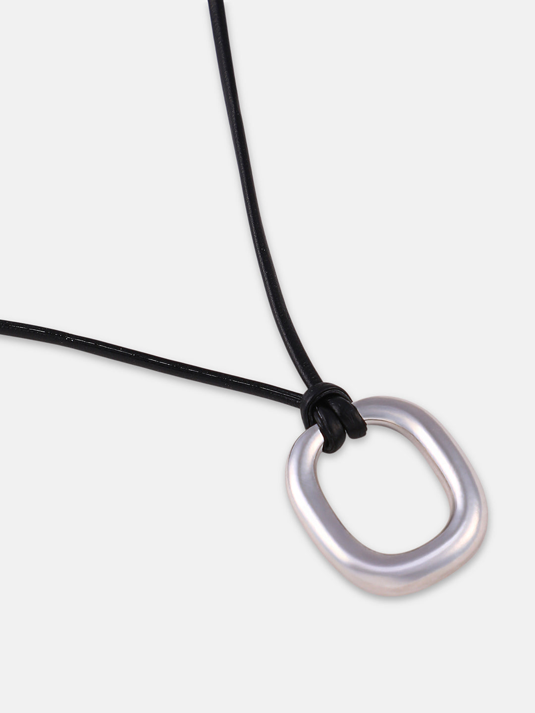 The Austin Pendant Necklace Metallic Silver