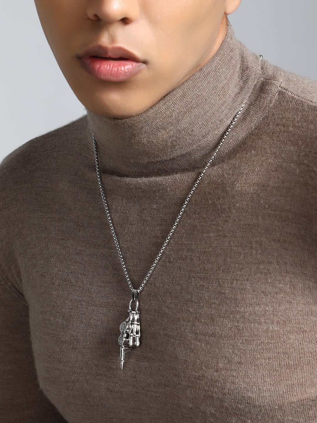 The Skelly Pendant Necklace - Metallic Silver
