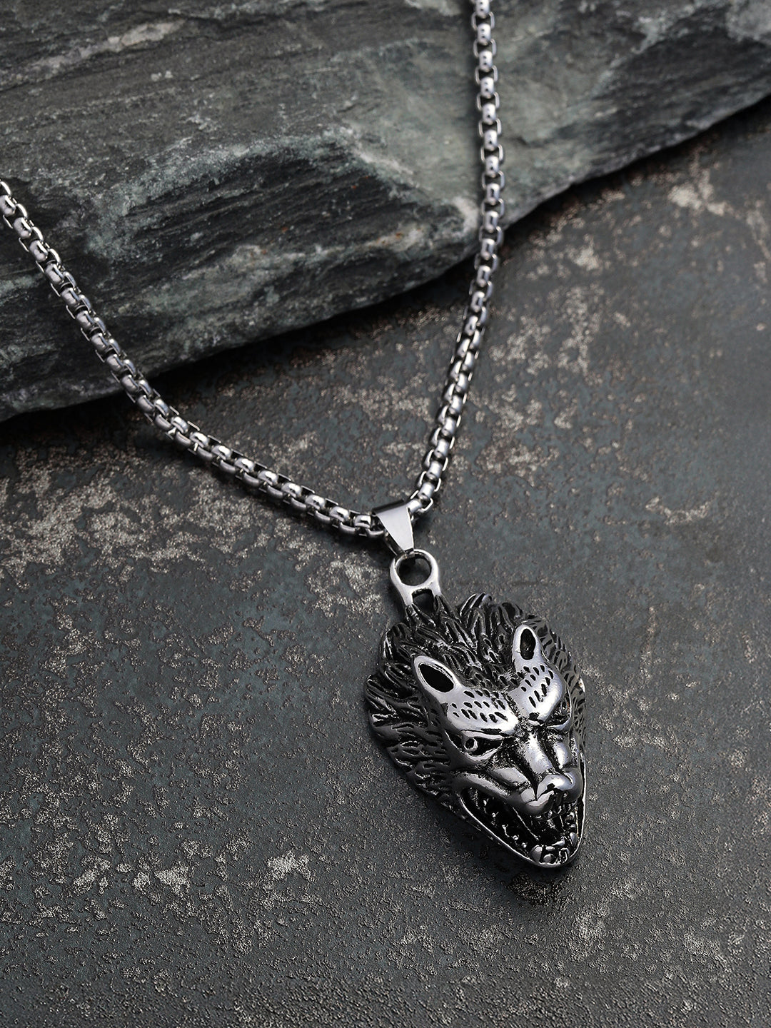 The Wolf Pendant Necklace - Metallic Silver