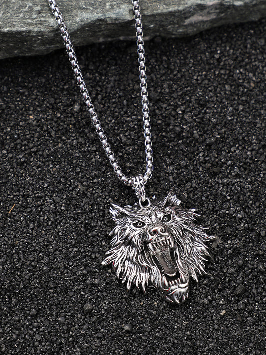 The Leo Pendant Necklace - Metallic Silver