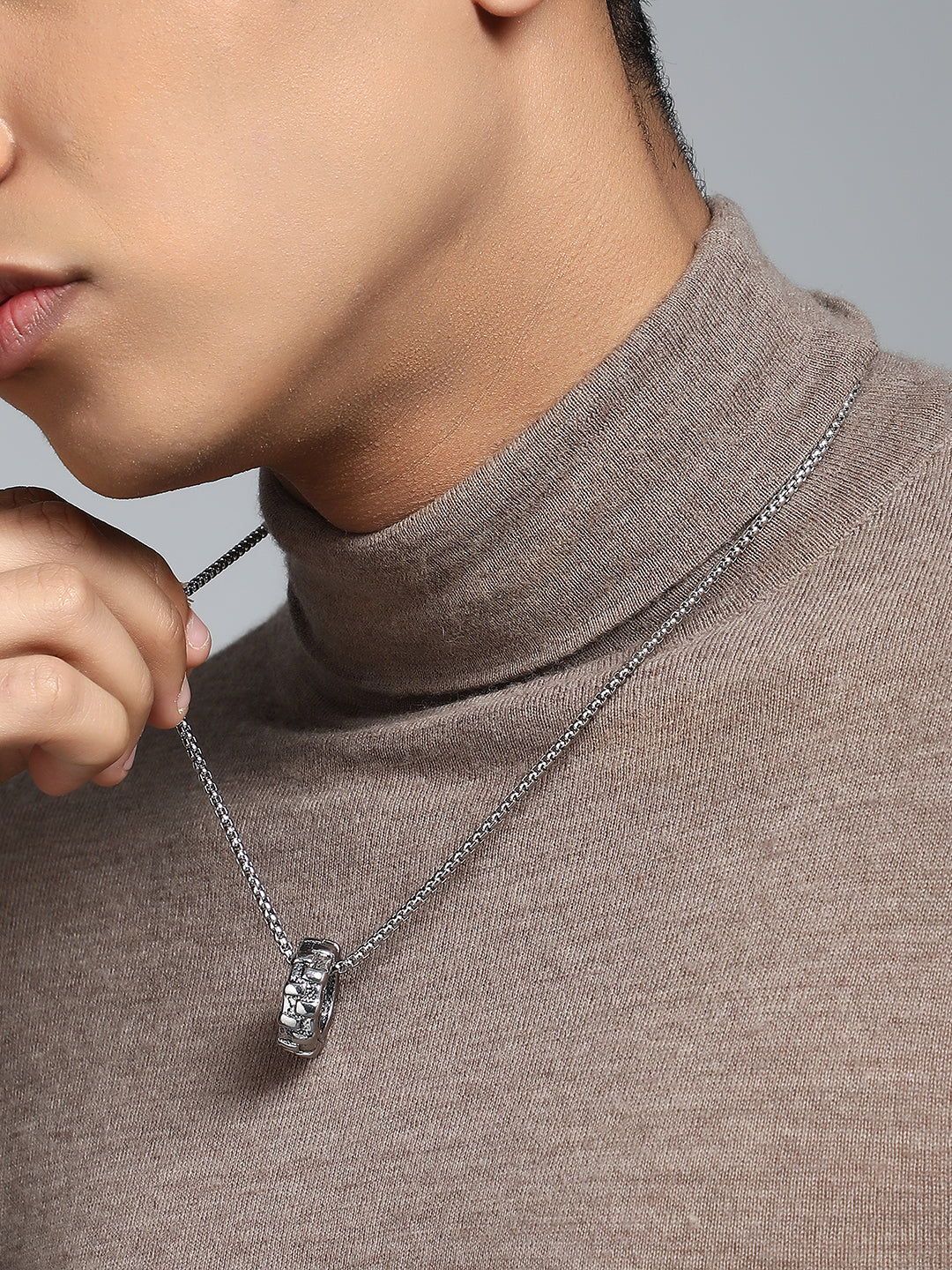 The Tire Pendant Necklace - Metallic Silver