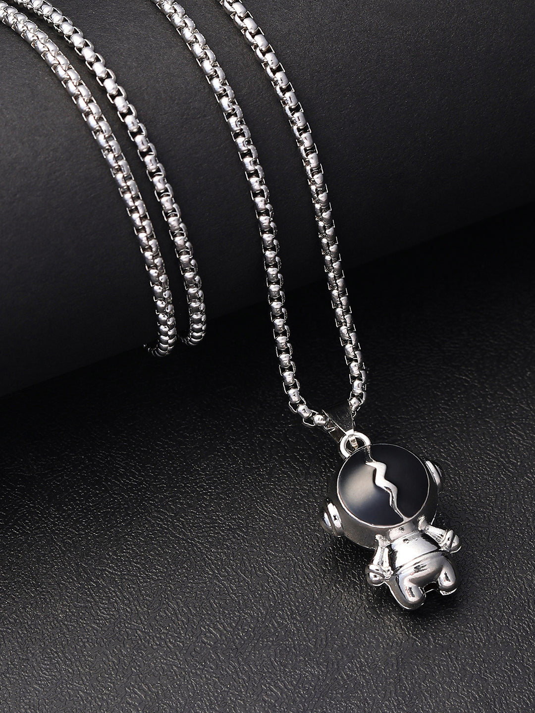 The Astro Pendant Necklace - Metallic Silver