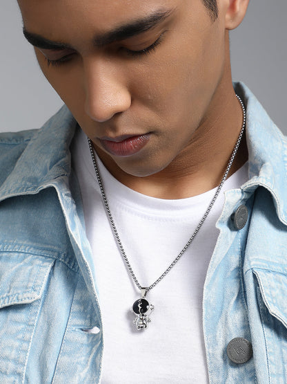 The Astro Pendant Necklace - Metallic Silver