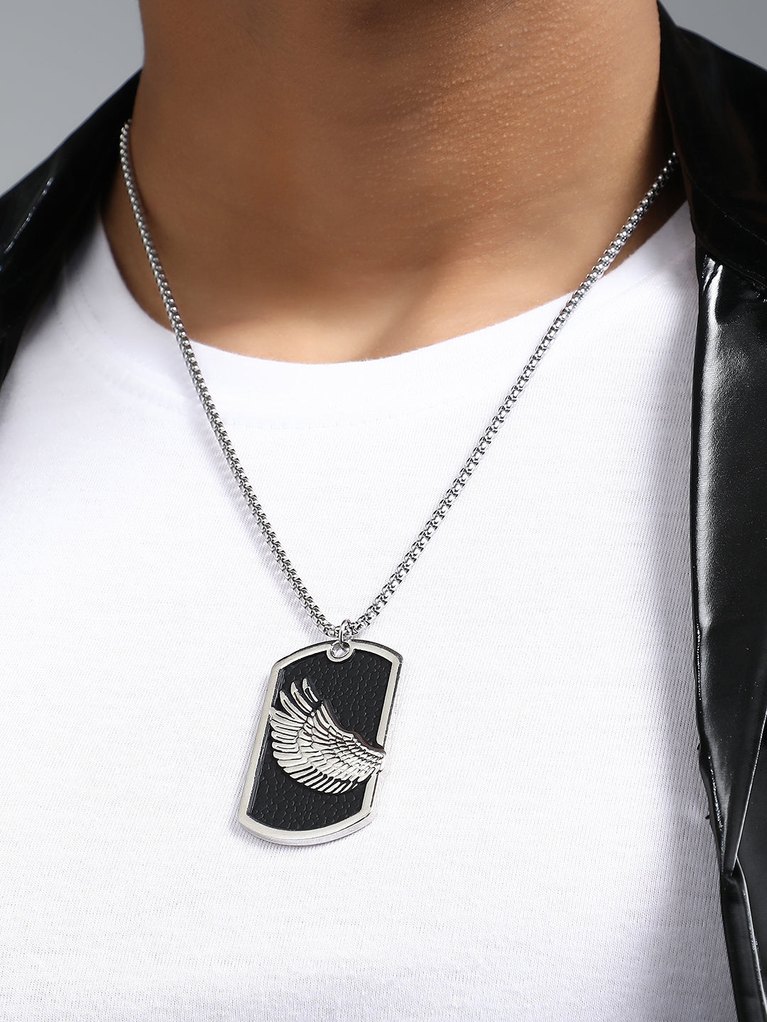 The Winged Pendant Necklace - Metallic Silver