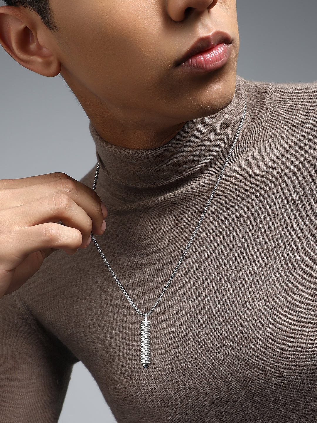 The Ripple Pendant Necklace - Metallic Silver