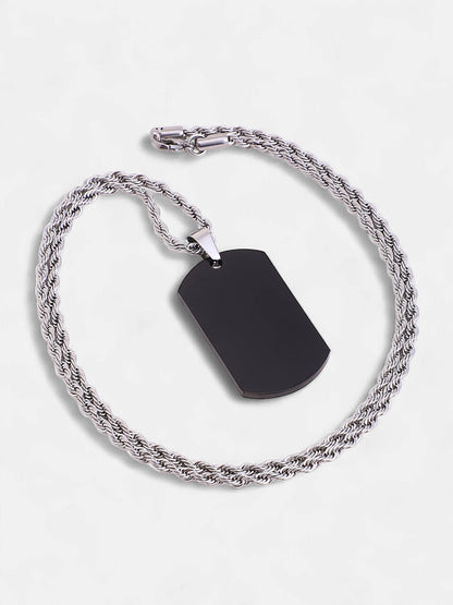 The Curve-Plate Pendant Necklace - Onyx Black