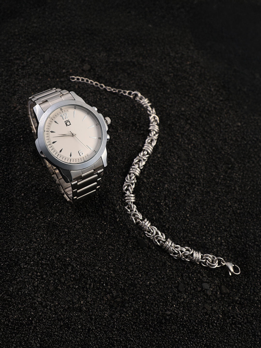 The Studio Round Watch With Link Bracelet Combo