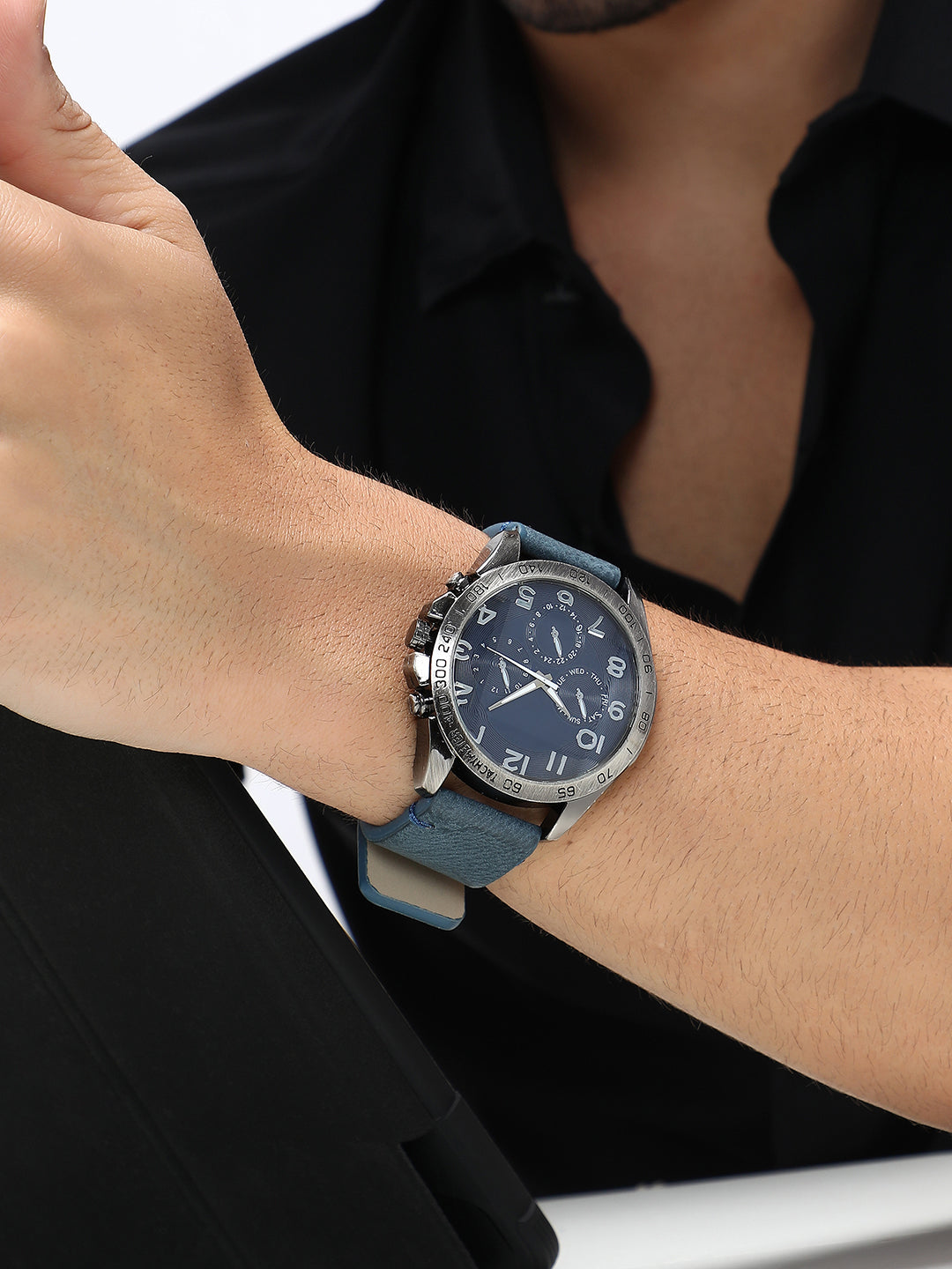 The Peregron Round Watch - Indigo Blue