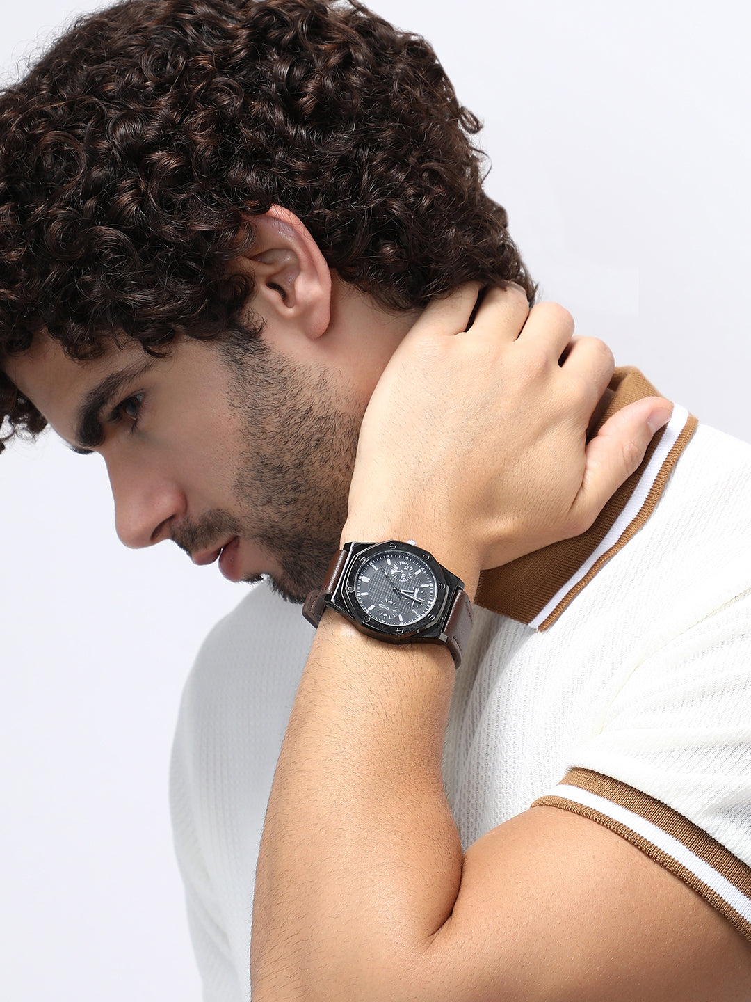 The Drifter's Compass Round Watch - Chocolate Brown