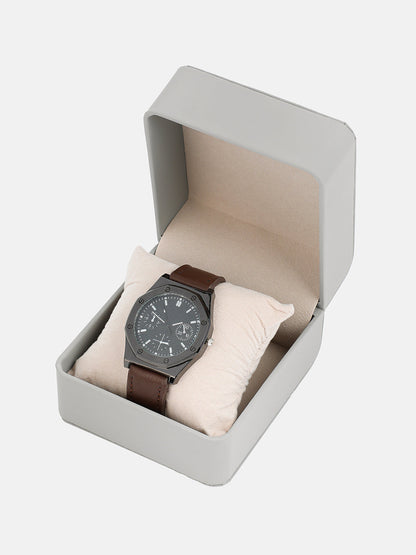 The Drifter's Compass Round Watch - Chocolate Brown