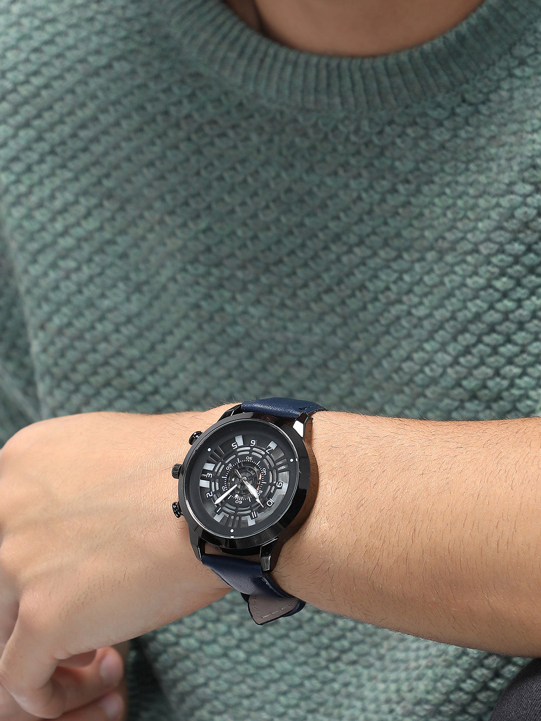 The Aventra Round Watch - Navy Blue