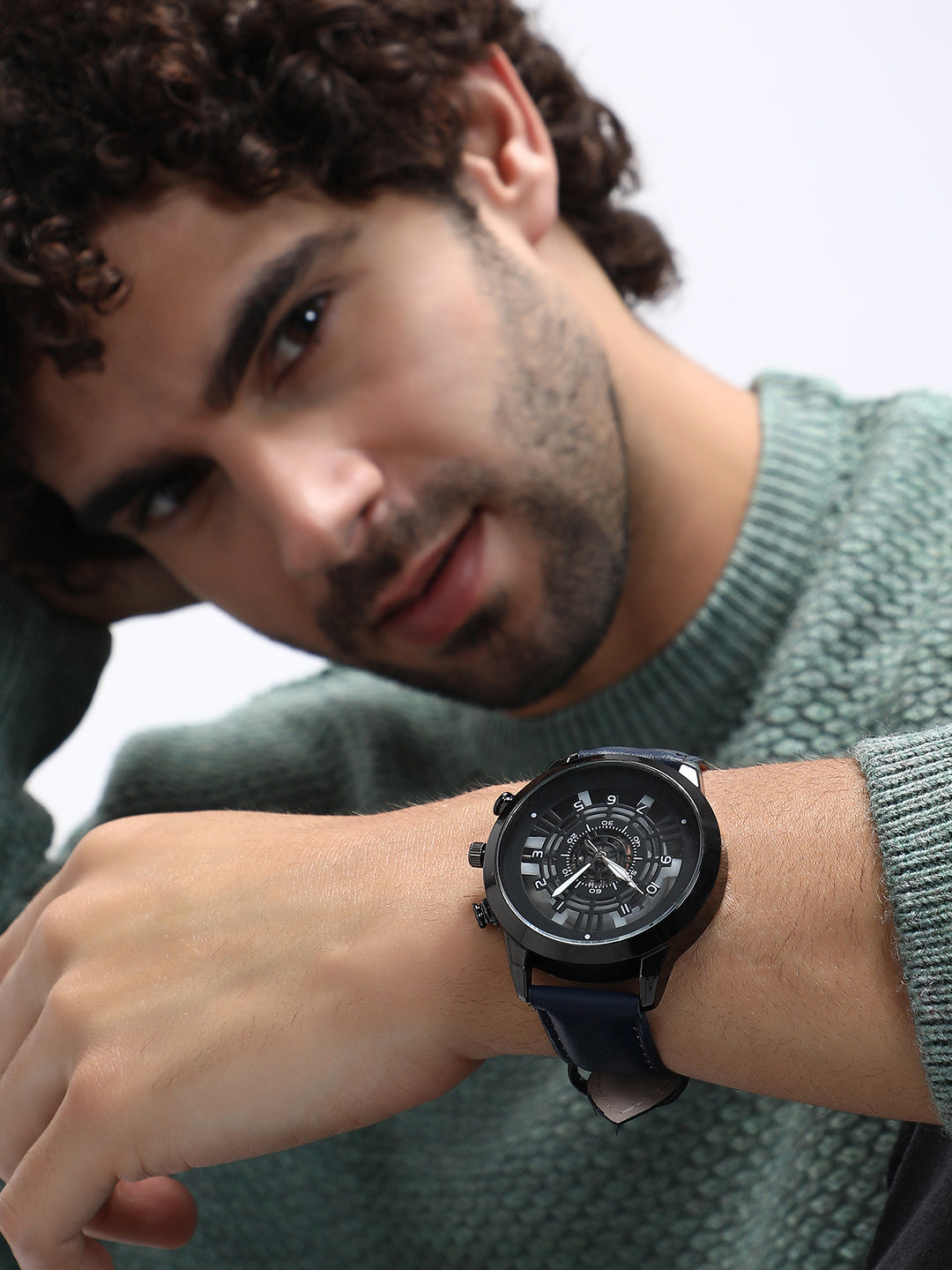 The Aventra Round Watch - Navy Blue