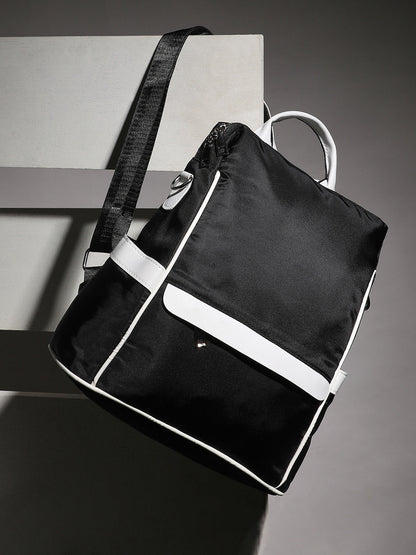 The Urban Contrast Backpack - Carbon Black