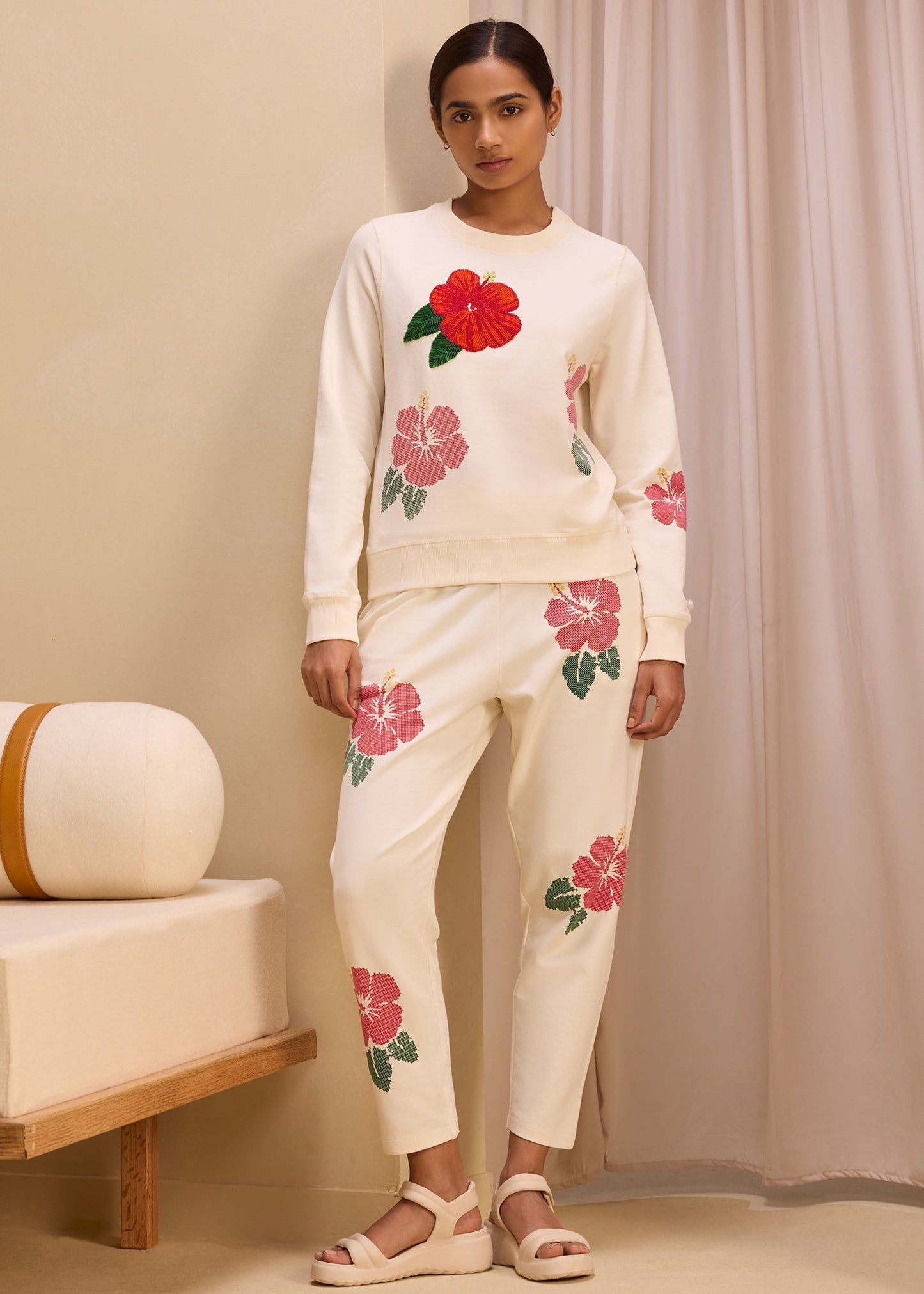 3D Hibiscus Embroidery iCotton Sweatshirt