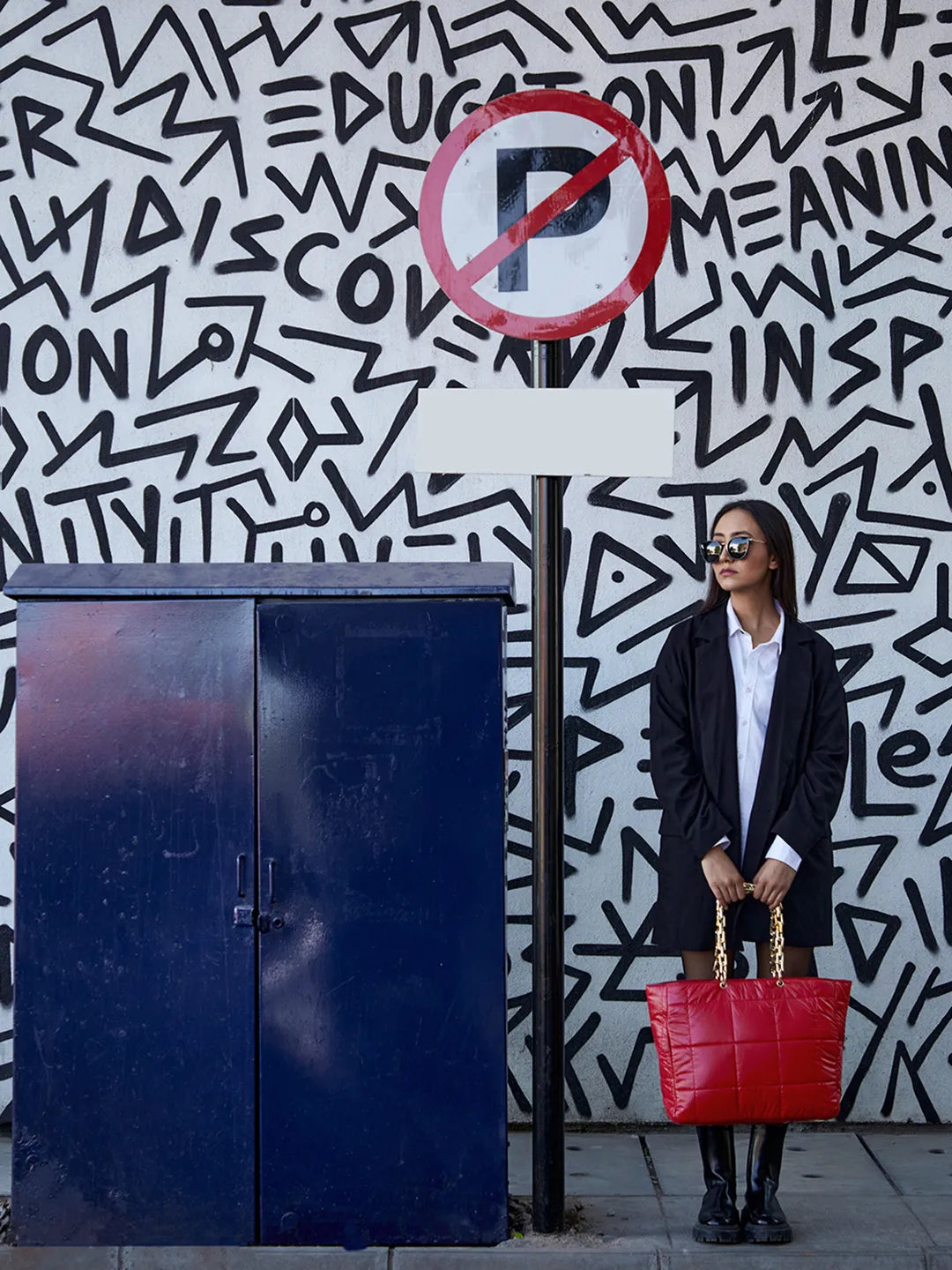 Quilt Queen Red Tote Bag