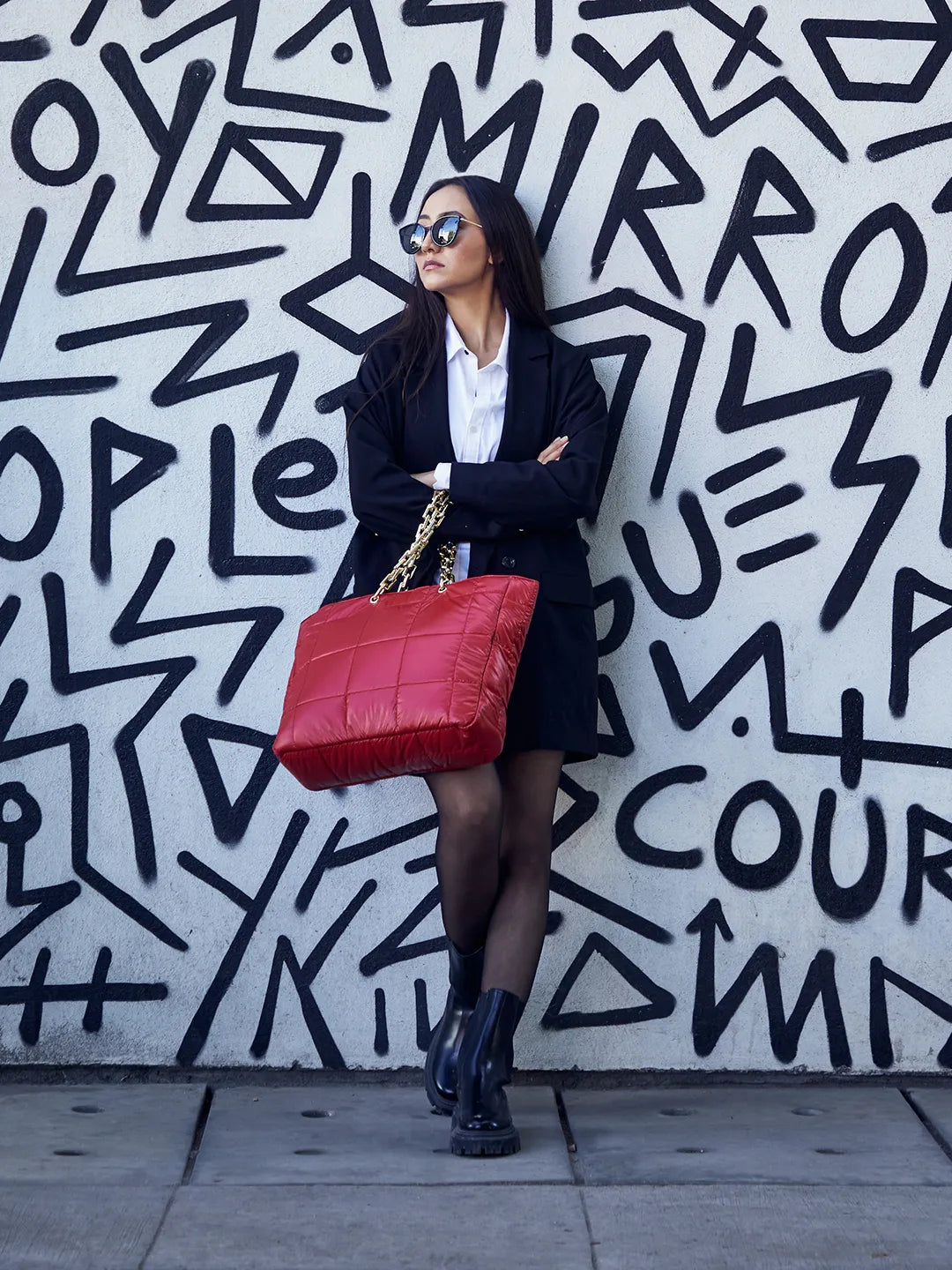 Quilt Queen Red Tote Bag