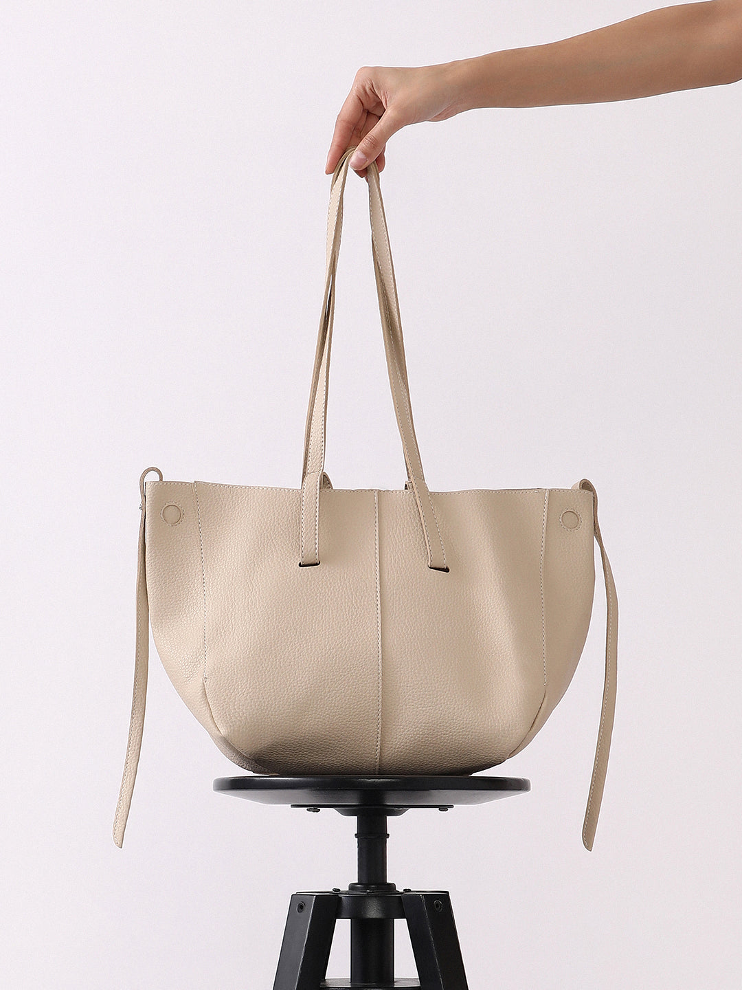 The Medium IllumÃ© Tote Bag With Pouch - Saltbox Beige