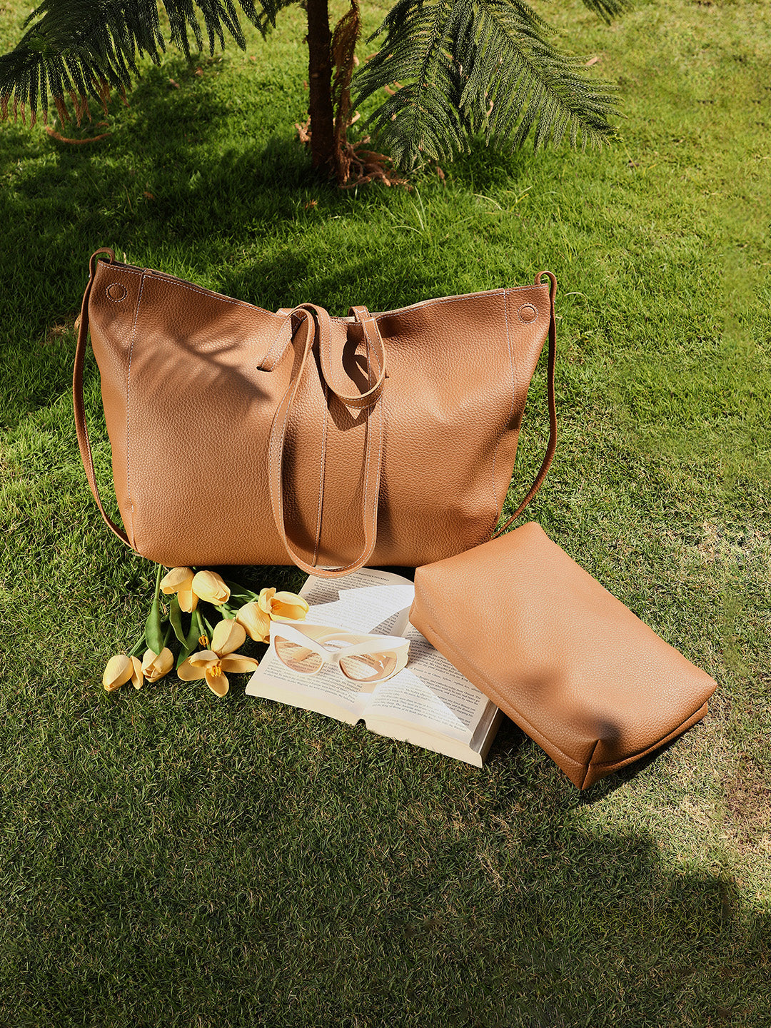 The Large IllumÃ© Tote Bag With Pouch - Khaki Beige