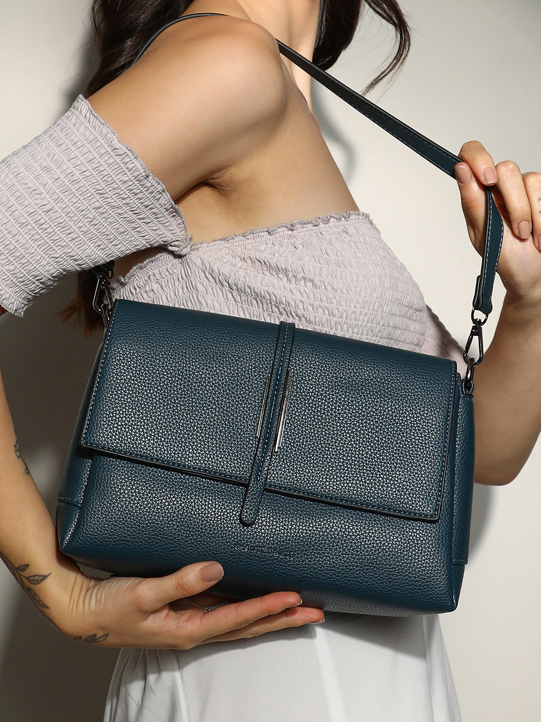 The Dash Shoulder Bag - Navy Blue
