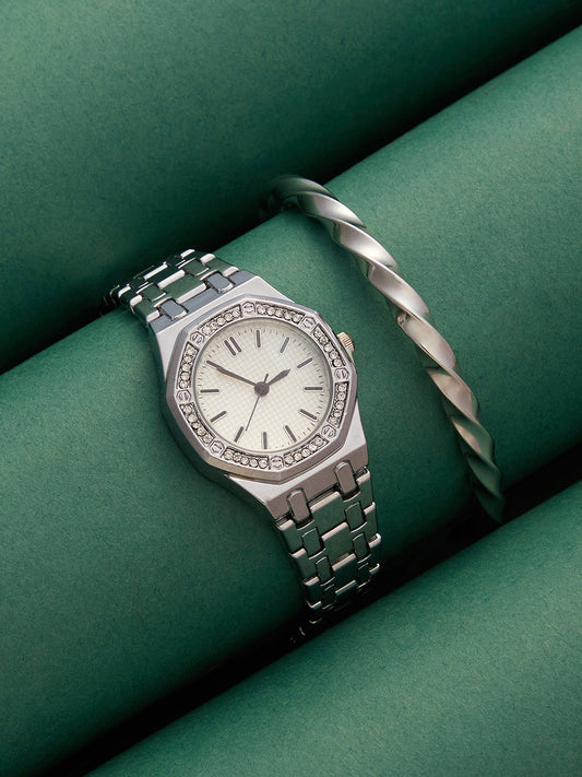 The Aetheria Cushion Watch With Bracelet Combo