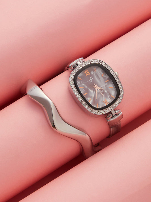 The Textured Square Watch With Bracelet Combo