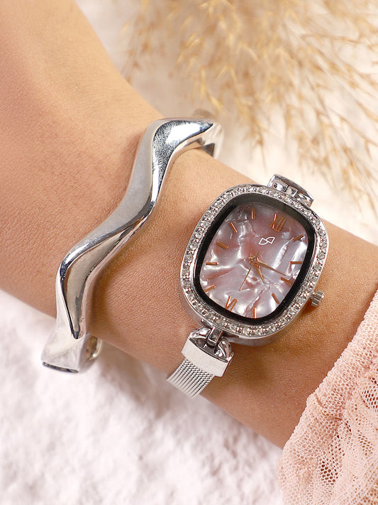 The Textured Square Watch With Bracelet Combo