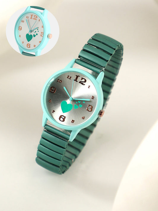 The Ribbed Heart Round Watch