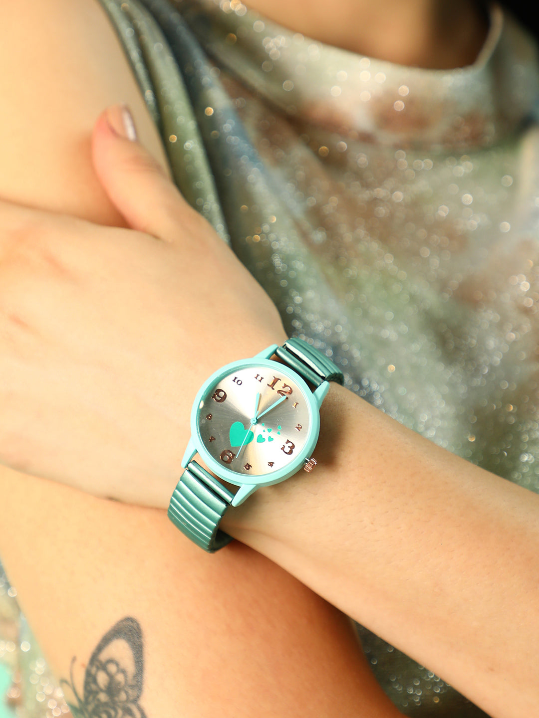 The Ribbed Heart Round Watch