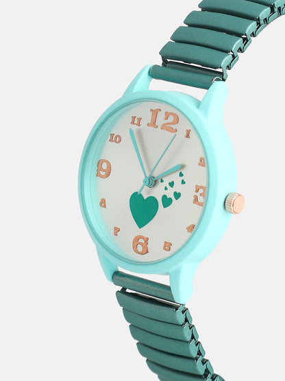The Ribbed Heart Round Watch