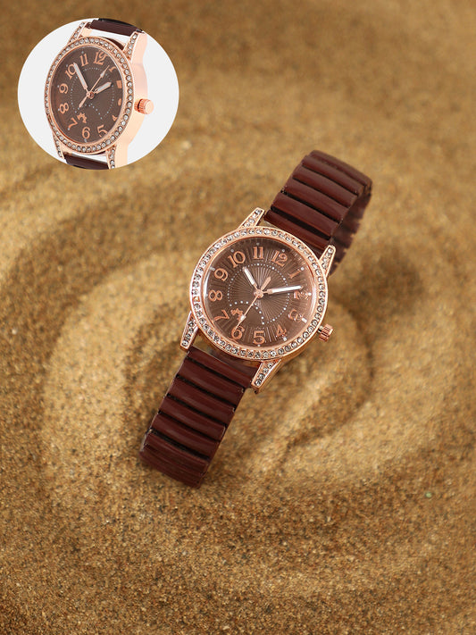 The Ribbed Round Watch