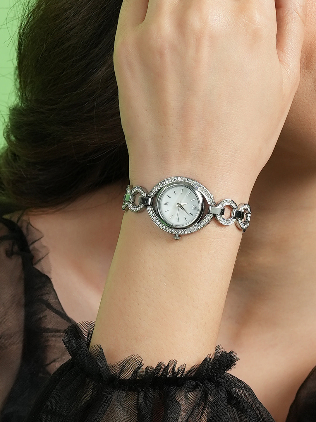The Embellished Chainlink Round Watch - Metallic Silver