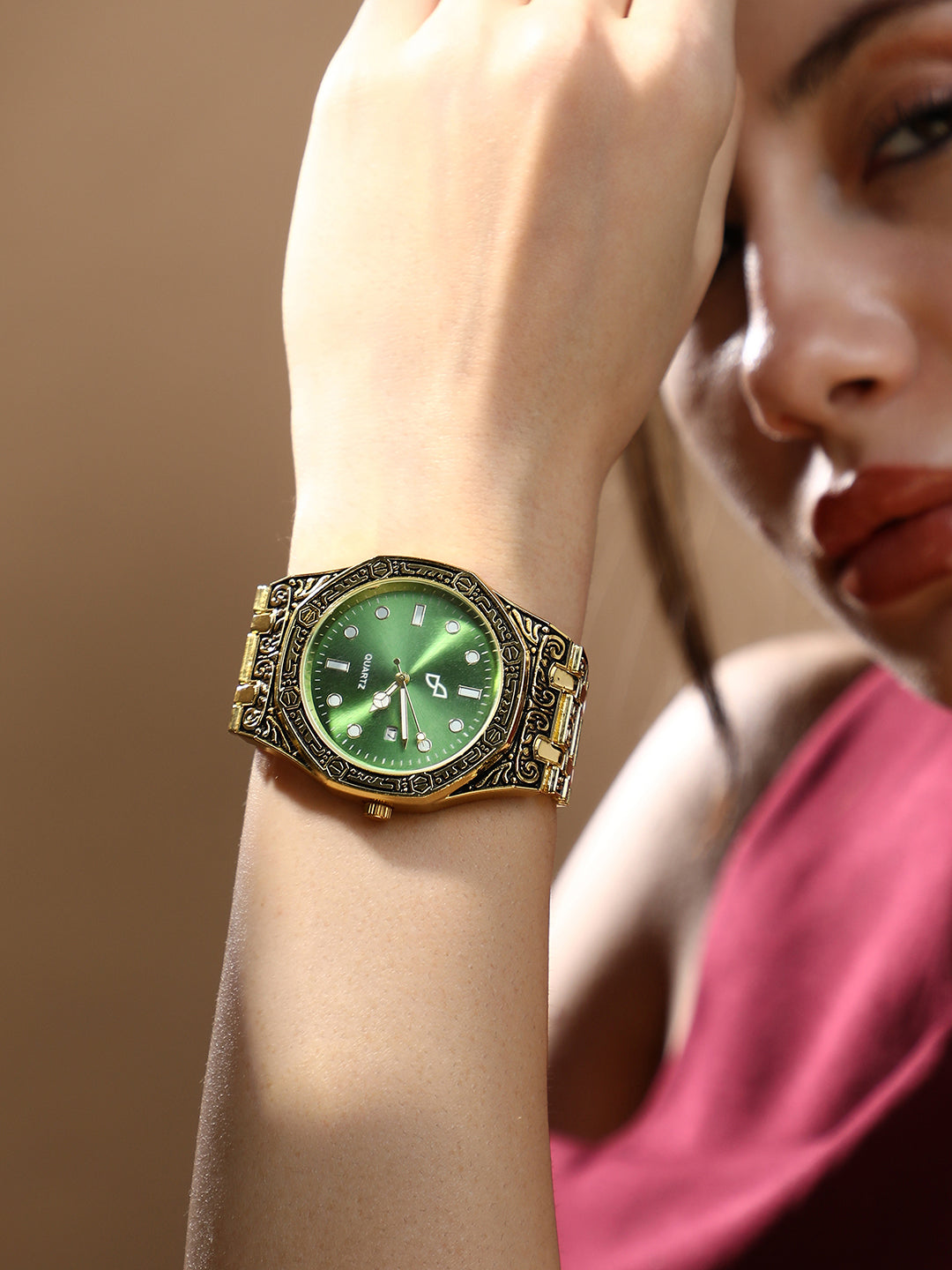 The Grecian Embossed Round Watch - California Gold