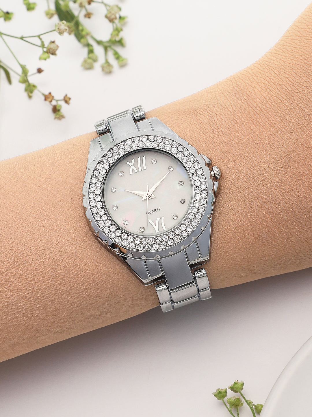 The Crystalized Round Watch - Metallic Silver