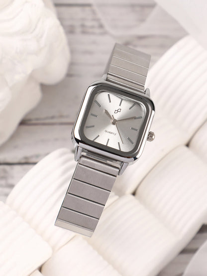 The Downtown Chain Square Watch - Metallic Silver