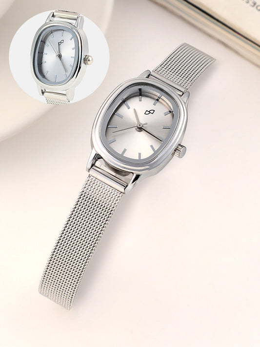 The Cosmopolis Mesh Rectangular Watch - Metallic Silver