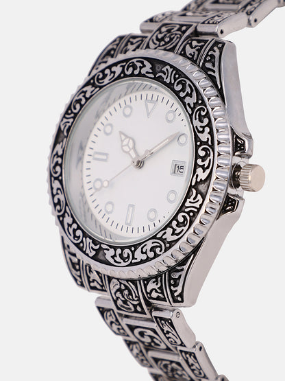 The Antique Embossed Round Watch - Chalice Silver