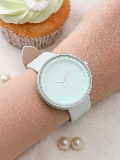 The Off-Duty Round Watch - Mint Green