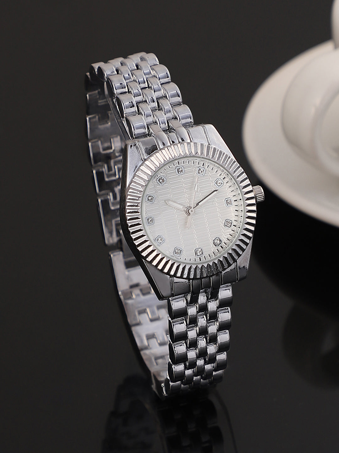 The Ribbed H-Link Round Watch