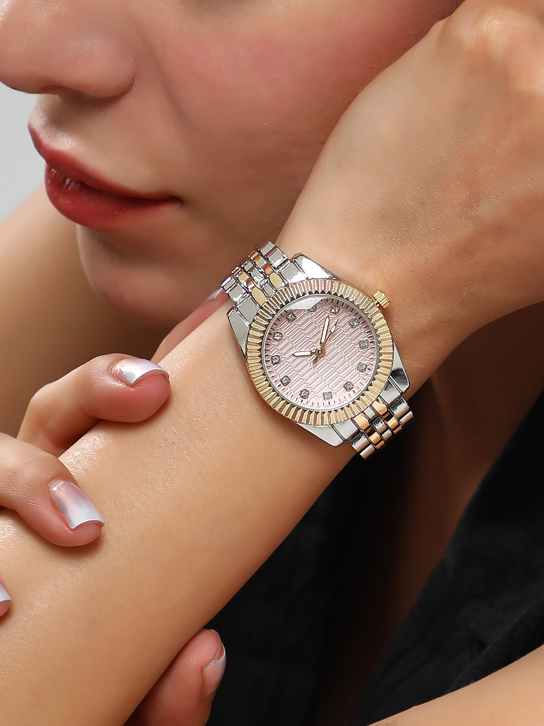 The Ribbed H-Link Round Watch