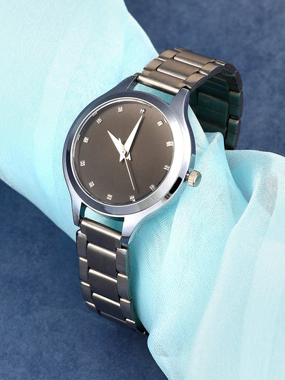 The Everyday Round Watch - Metallic Silver