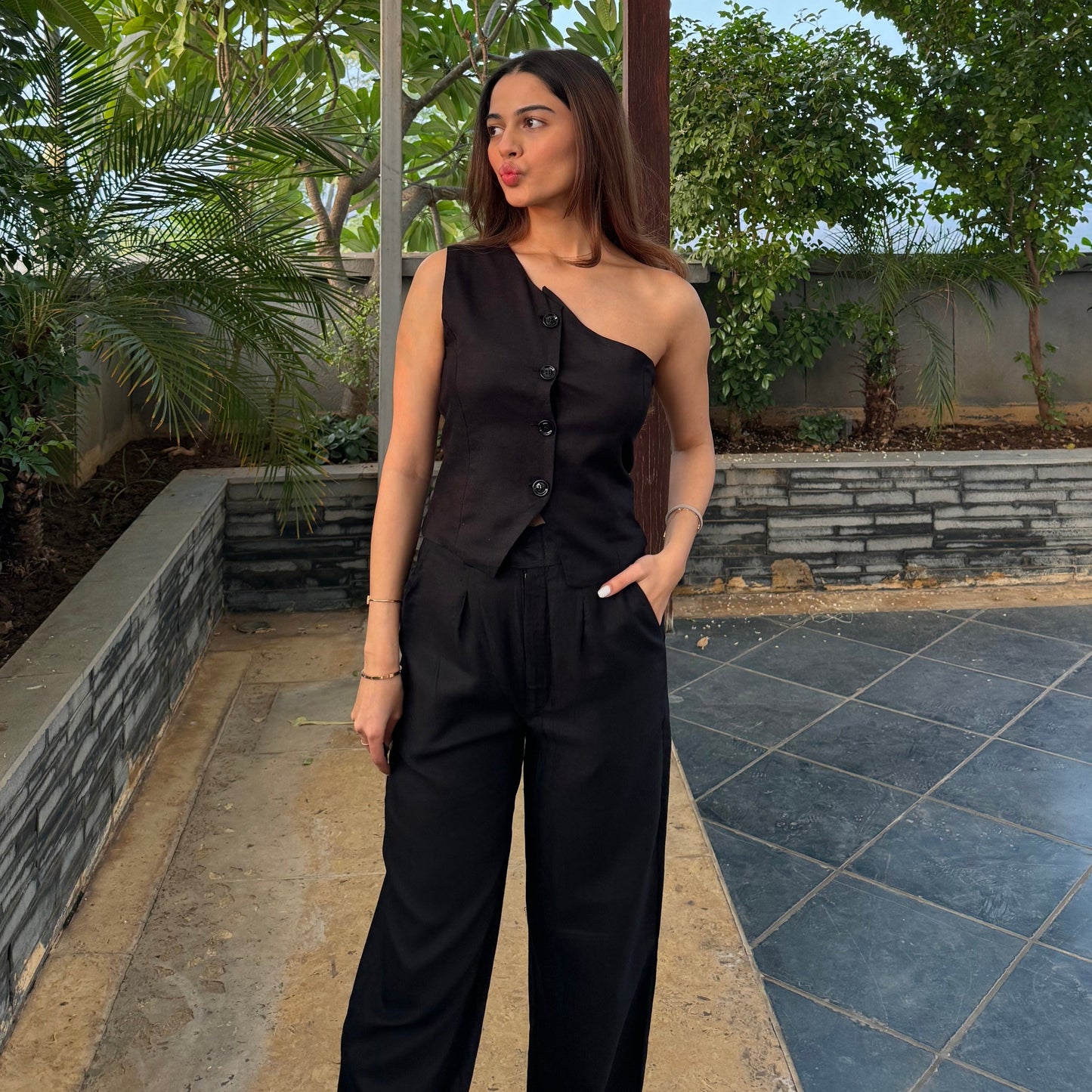 Amara One Side Vest