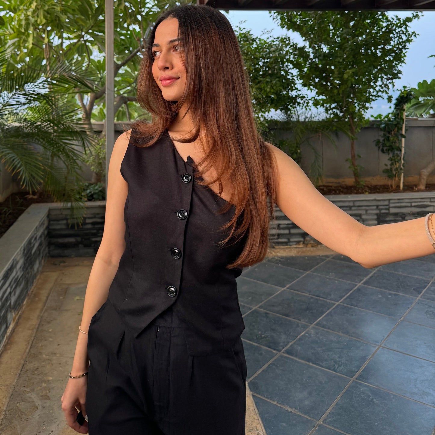 Amara One Side Vest